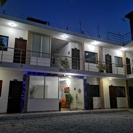 Hotel Paraiso Plaza Puerto Triunfo Dış mekan fotoğraf